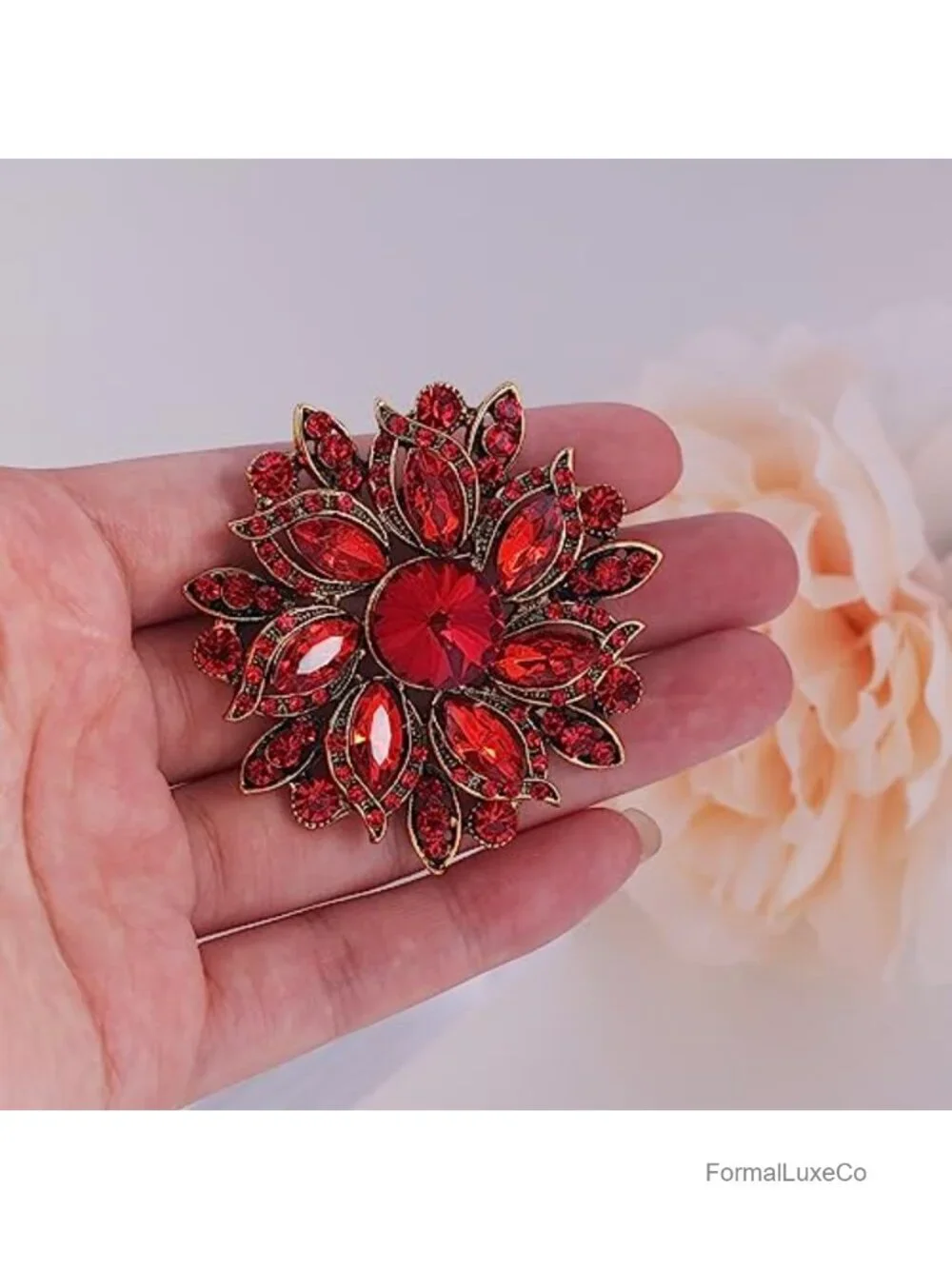 Vintage Crystal Flower Brooch Pin for Women Wedding Elegant Jewelry